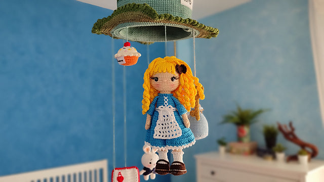 Mobile Alice in Wonderland Crochet Pattern