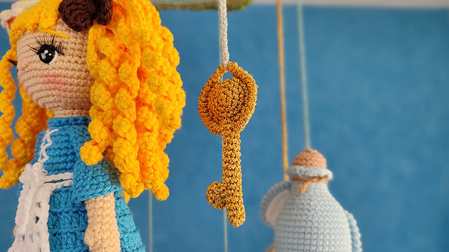 Mobile Alice in Wonderland Crochet Pattern