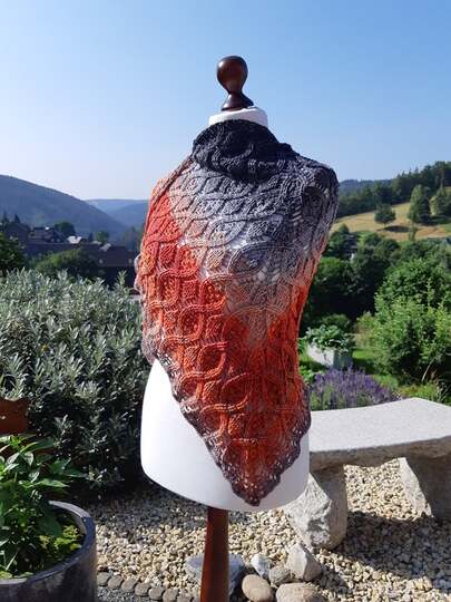 Leaf and Braid Shawl Crochet Pattern